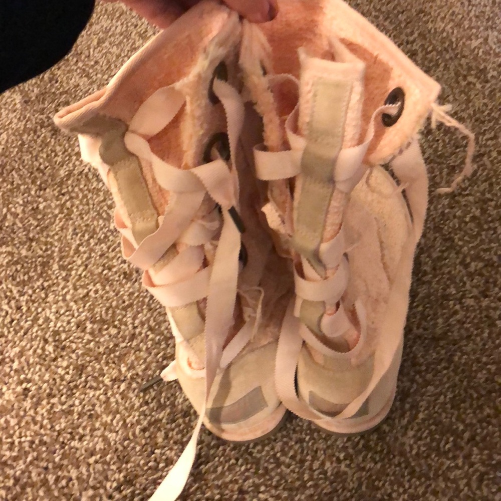 Ugg pink bow boots